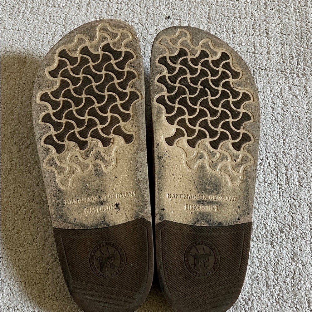 Birkenstock Pebbled Leather Sandal - Picture 7 of 8